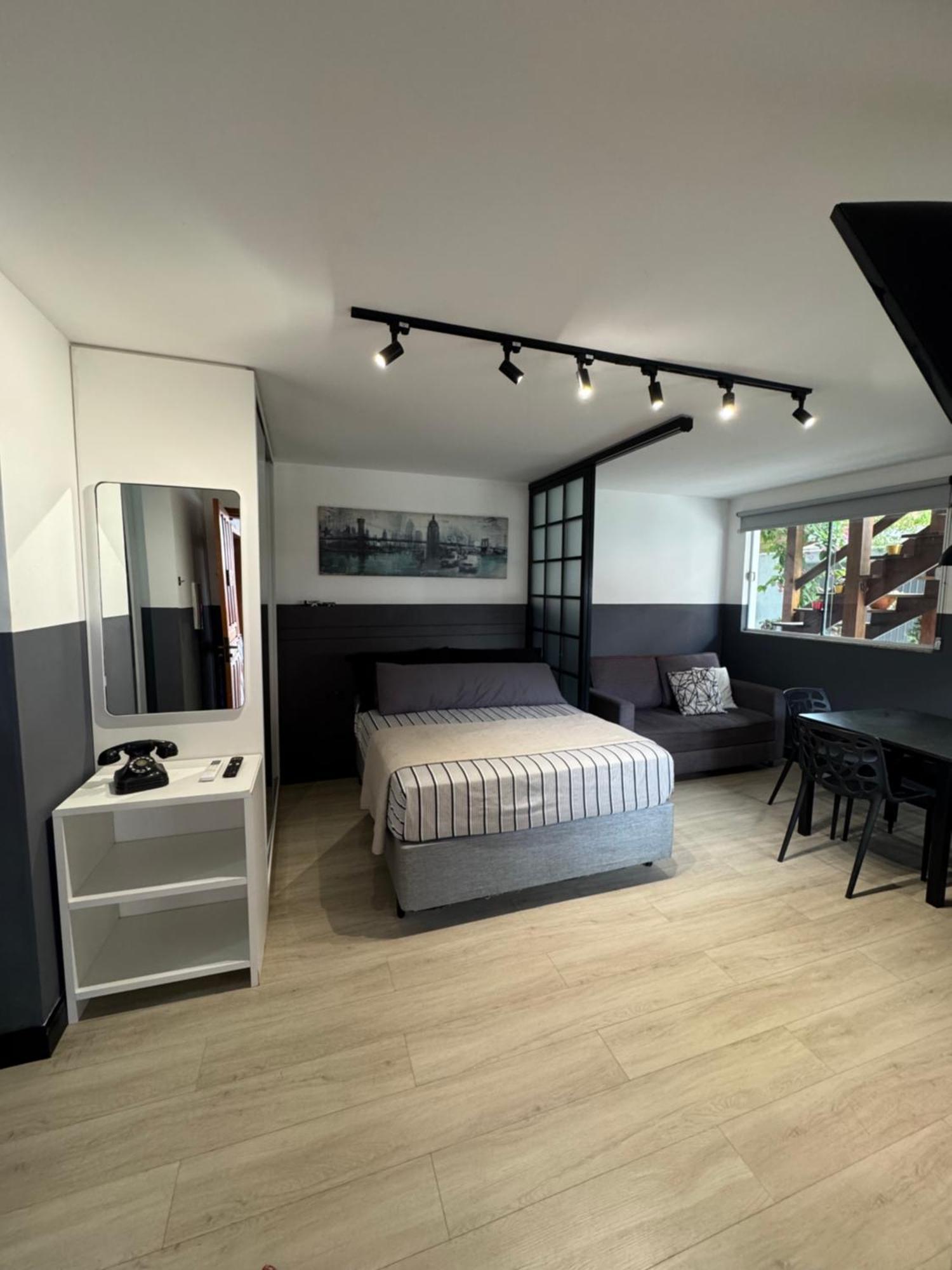 Deluxe Studio