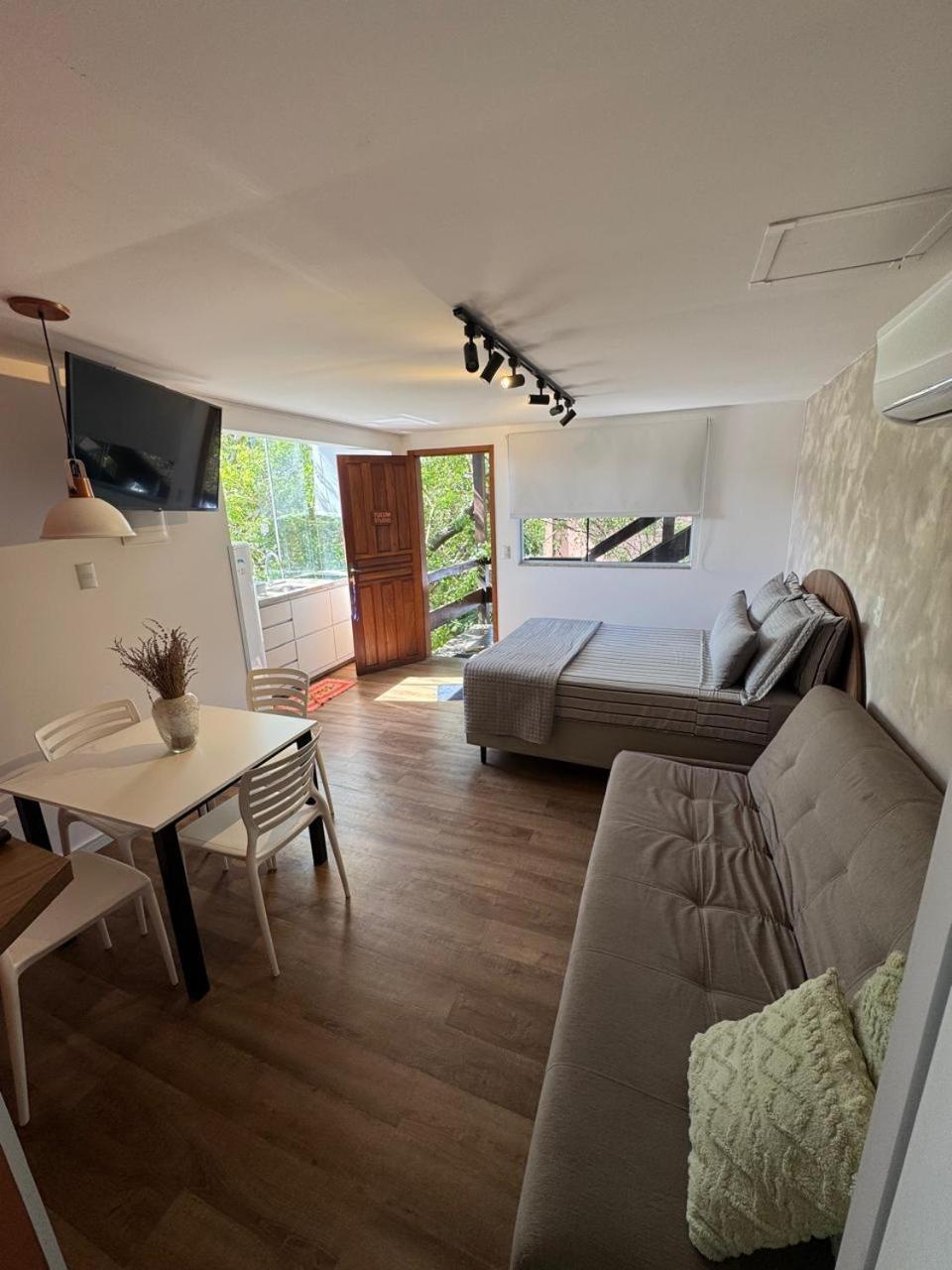 Deluxe Studio